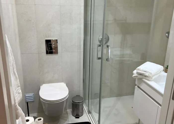 T2 - アパート レイリア